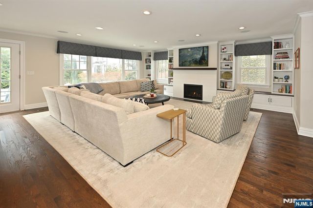 244 Ackerman Avenue, Ho-ho-kus, NJ 07423