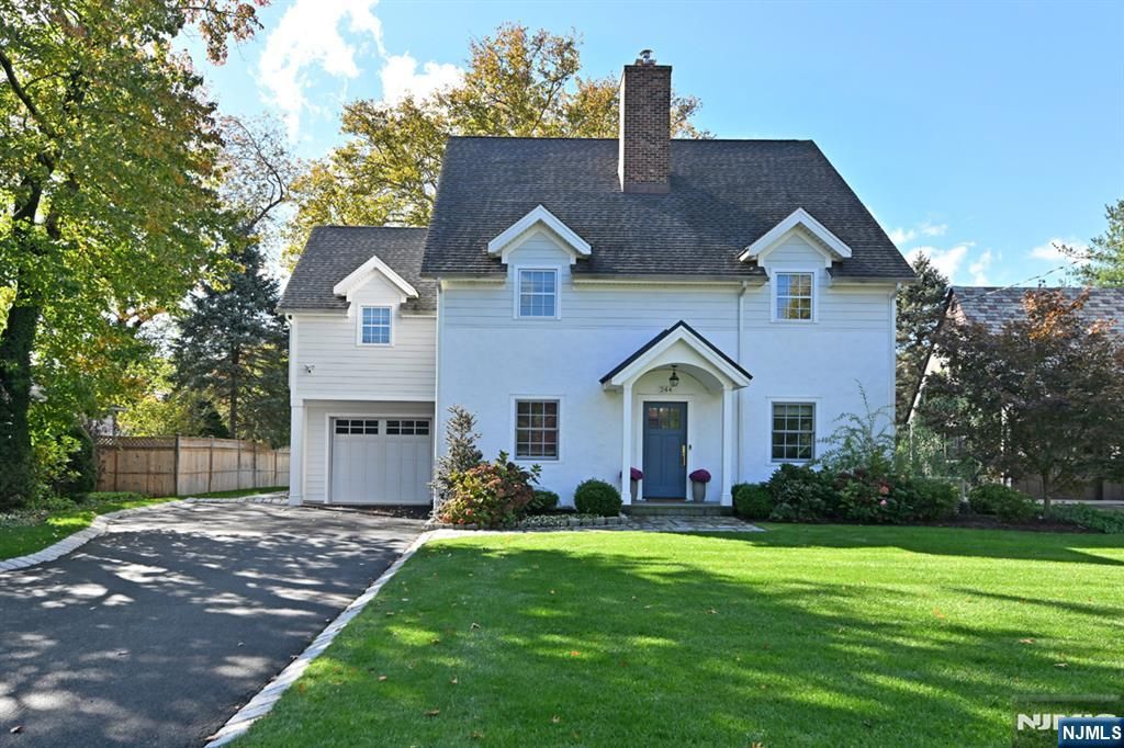 244 Ackerman Avenue, Ho-ho-kus, NJ 07423