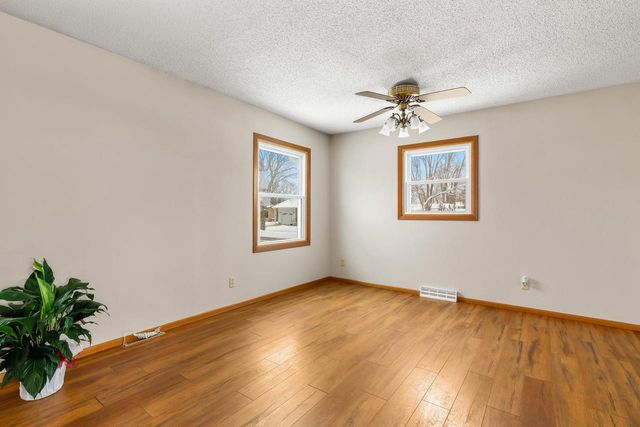 717 East AVENUE, West Salem, WI 54669