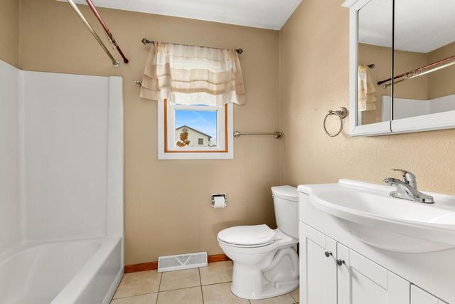 717 East AVENUE, West Salem, WI 54669