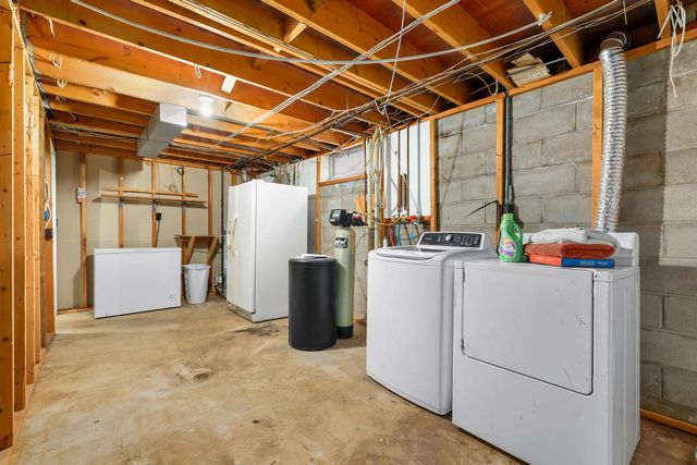 717 East AVENUE, West Salem, WI 54669