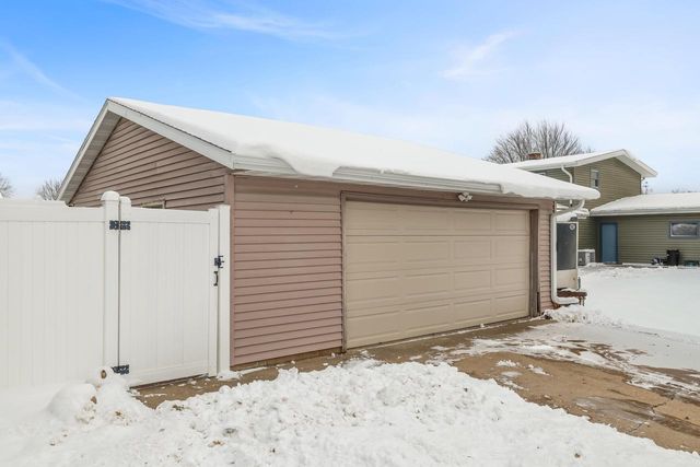 717 East AVENUE, West Salem, WI 54669