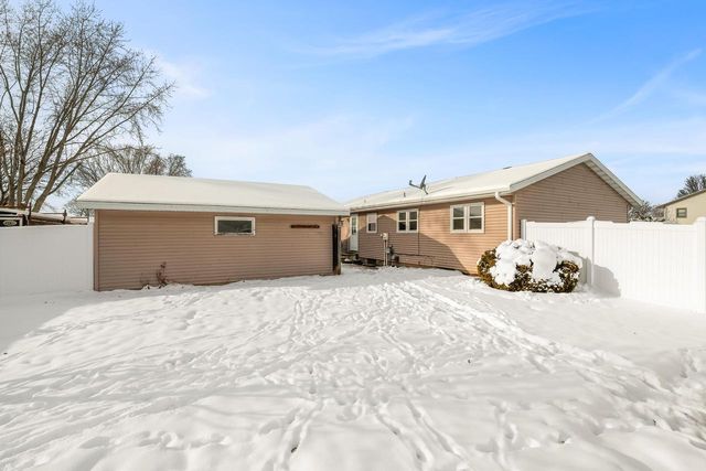 717 East AVENUE, West Salem, WI 54669