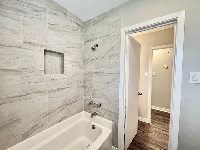 1827 Neuman Street, La Marque, TX 77568