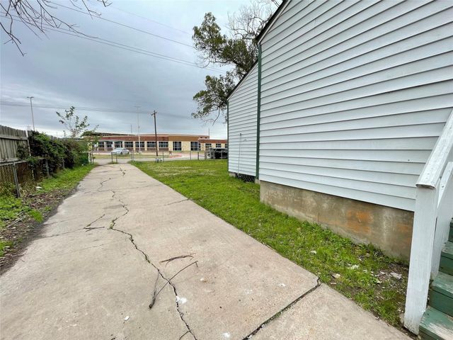 1827 Neuman Street, La Marque, TX 77568