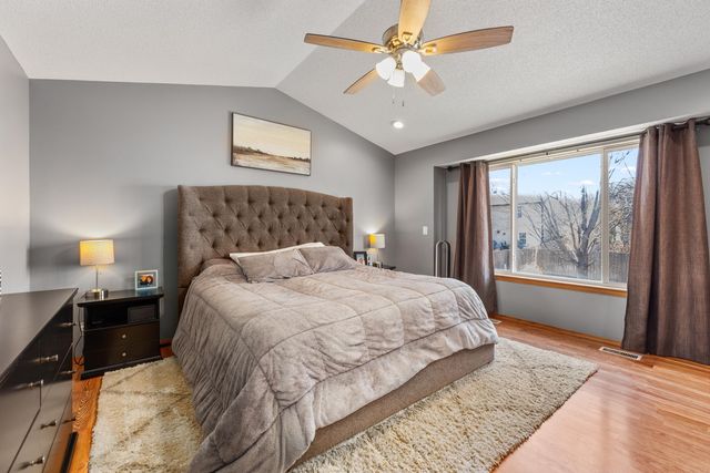 807 N Timberleaf Dr, Derby, KS 67037