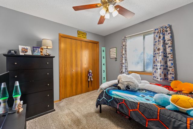 807 N Timberleaf Dr, Derby, KS 67037