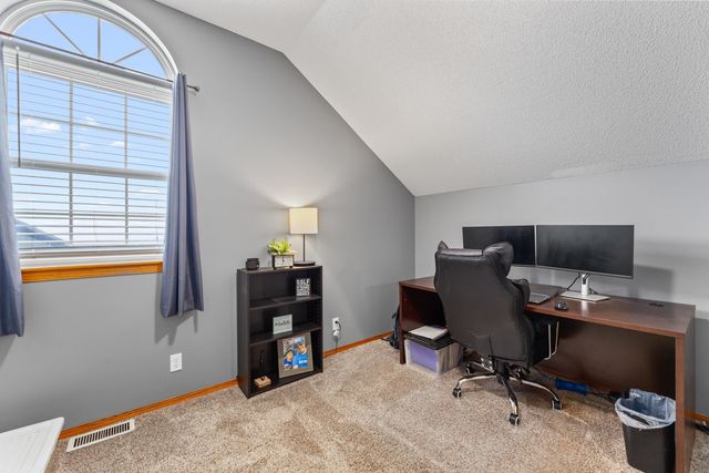 807 N Timberleaf Dr, Derby, KS 67037