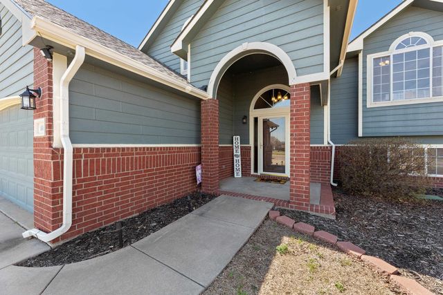 807 N Timberleaf Dr, Derby, KS 67037