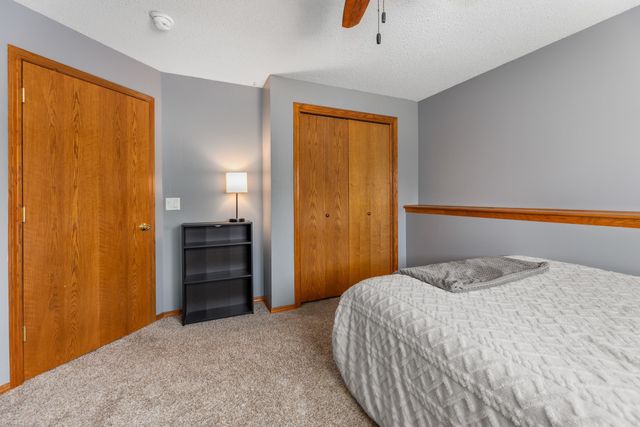 807 N Timberleaf Dr, Derby, KS 67037