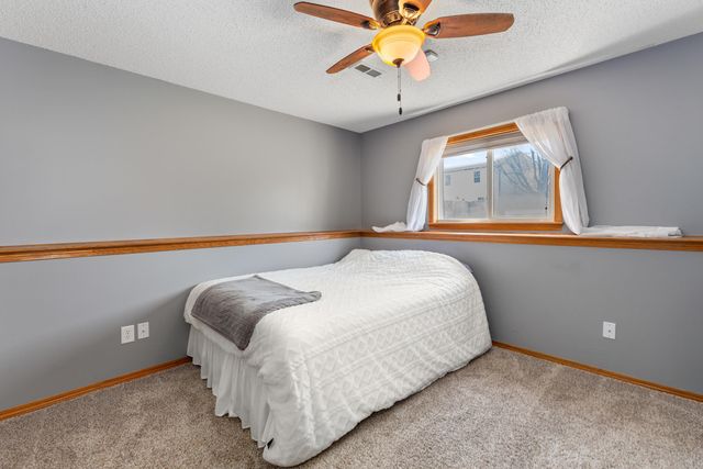 807 N Timberleaf Dr, Derby, KS 67037