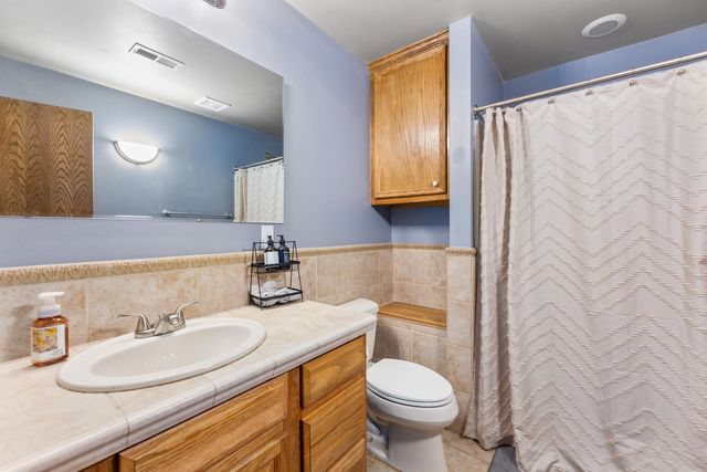 807 N Timberleaf Dr, Derby, KS 67037