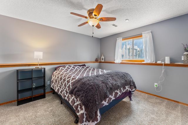 807 N Timberleaf Dr, Derby, KS 67037