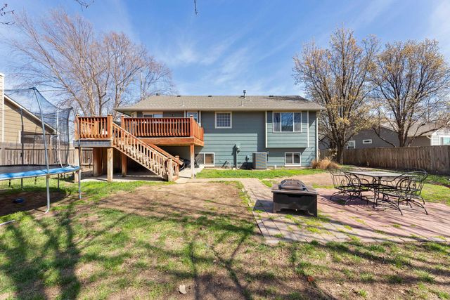 807 N Timberleaf Dr, Derby, KS 67037