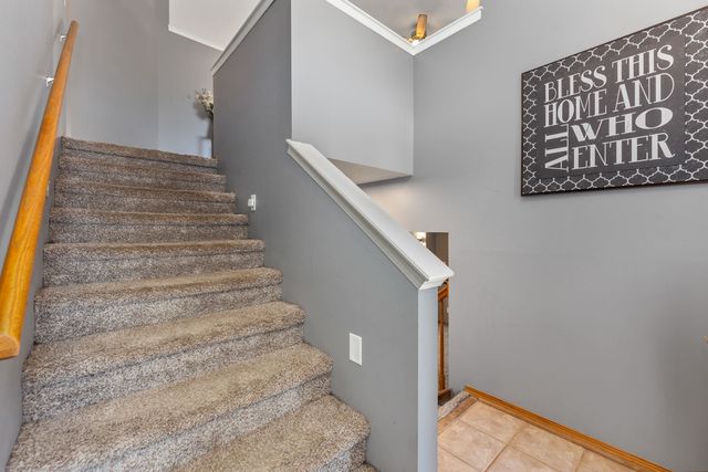 807 N Timberleaf Dr, Derby, KS 67037