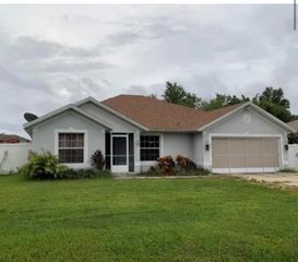 704 Caracara Court, Kissimmee, FL 34759