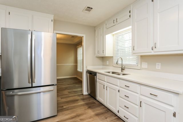 483 Rhett Drive, Loganville, GA 30052