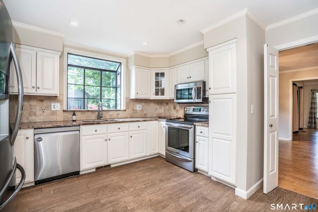11 Strathmore Lane 11, Avon, CT 06001