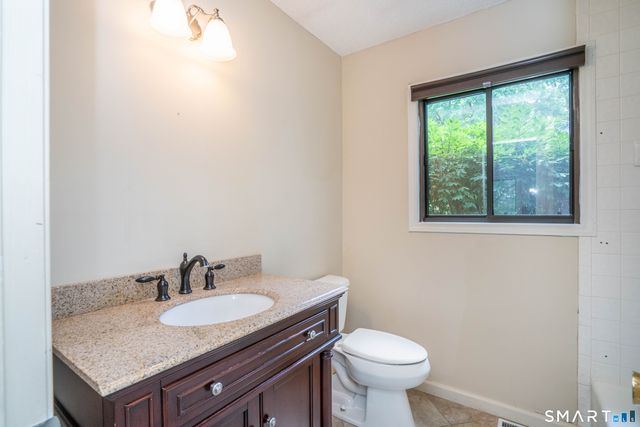 11 Strathmore Lane 11, Avon, CT 06001