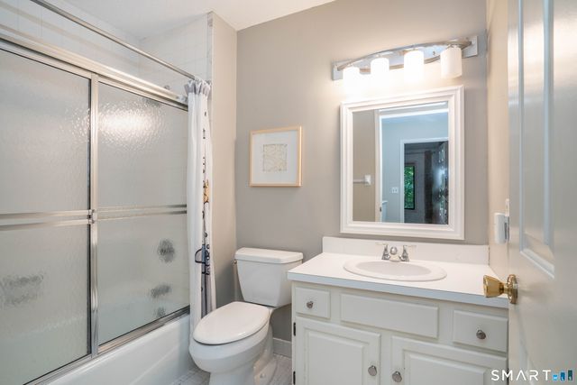 11 Strathmore Lane 11, Avon, CT 06001