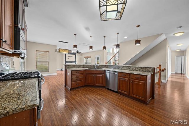 317 Lake Side View Lane, St Peters, MO 63376