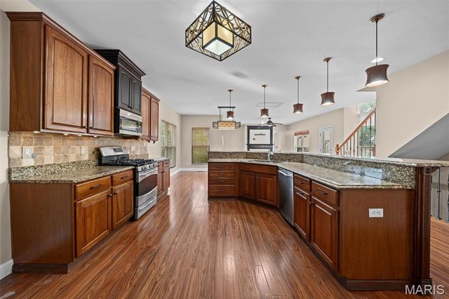 317 Lake Side View Lane, St Peters, MO 63376