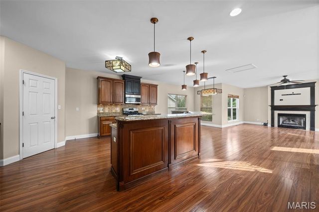 317 Lake Side View Lane, St Peters, MO 63376