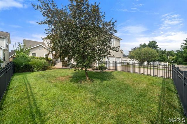 317 Lake Side View Lane, St Peters, MO 63376
