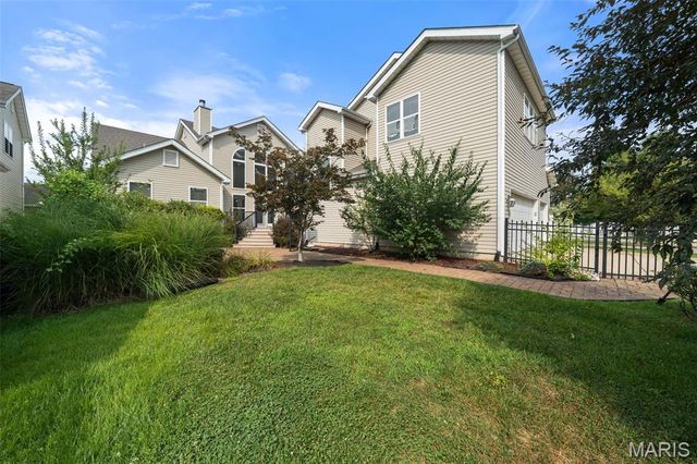 317 Lake Side View Lane, St Peters, MO 63376