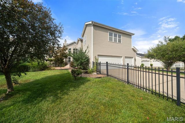 317 Lake Side View Lane, St Peters, MO 63376