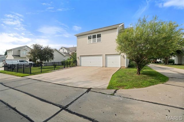 317 Lake Side View Lane, St Peters, MO 63376