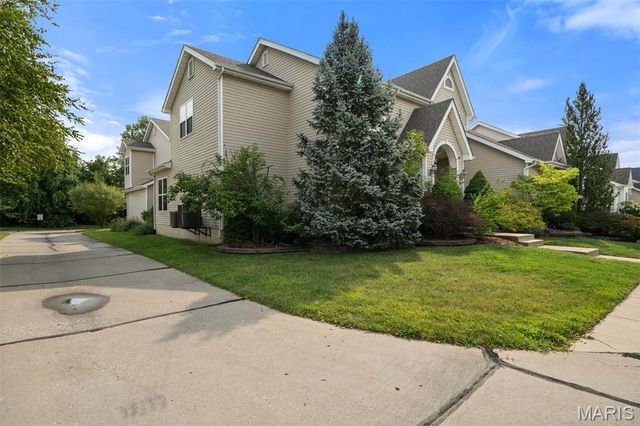 317 Lake Side View Lane, St Peters, MO 63376