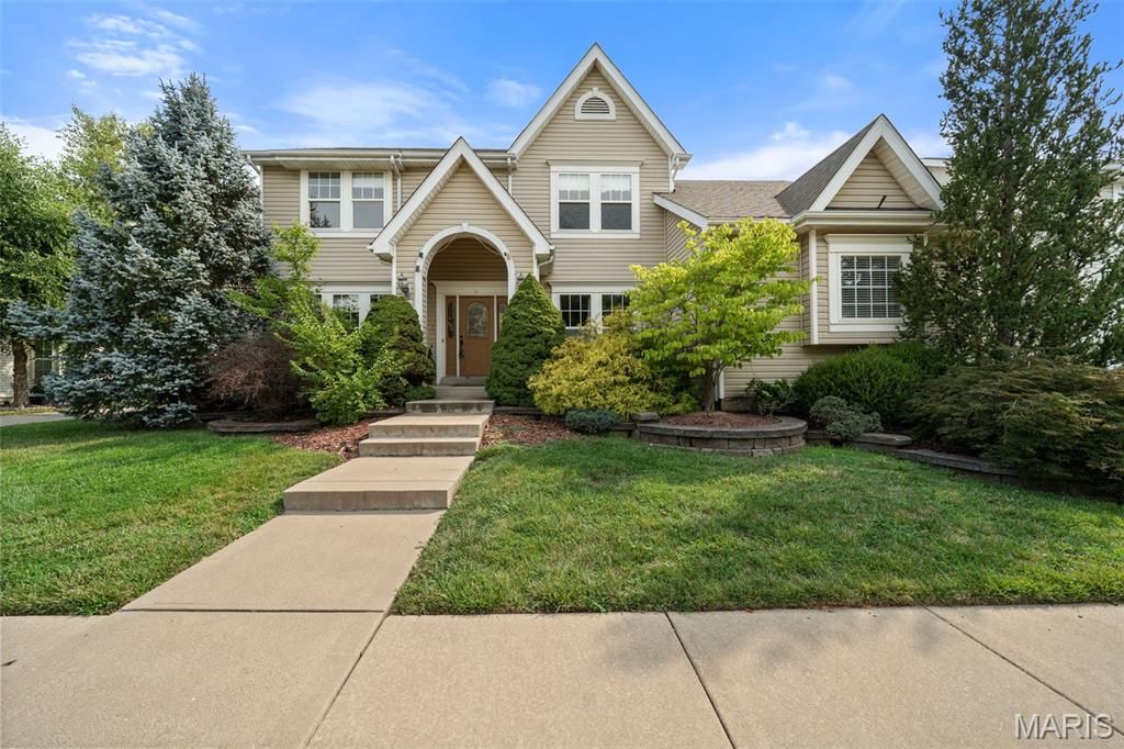 317 Lake Side View Lane, St Peters, MO 63376