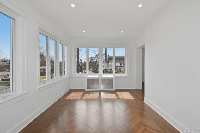 55 Stuyvesant Plaza, Mount Vernon, NY 10552