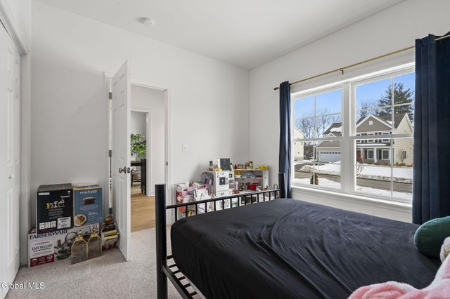 21 Bergen Place, Niskayuna, NY 12309