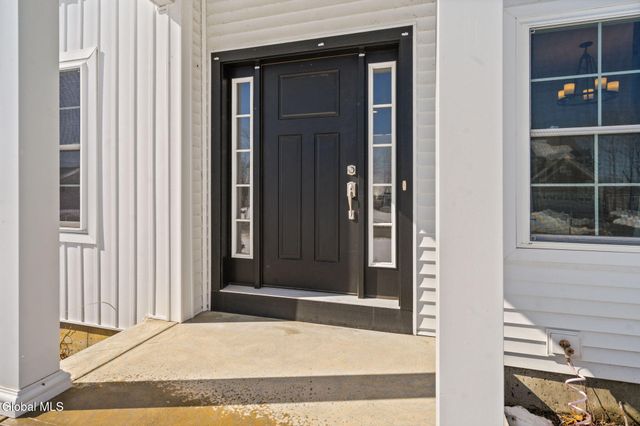 21 Bergen Place, Niskayuna, NY 12309