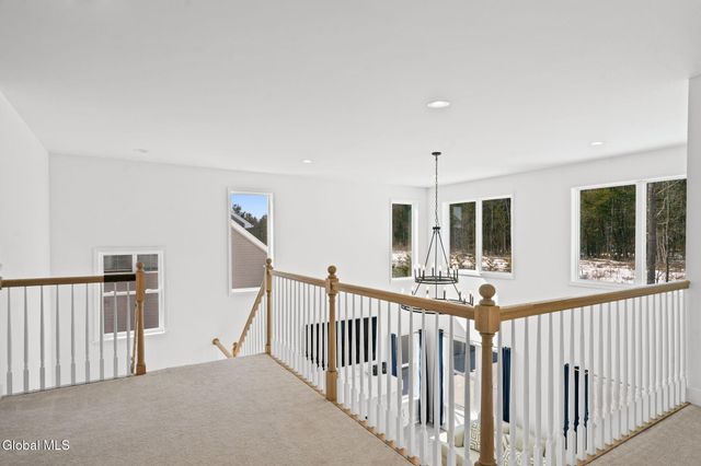 21 Bergen Place, Niskayuna, NY 12309