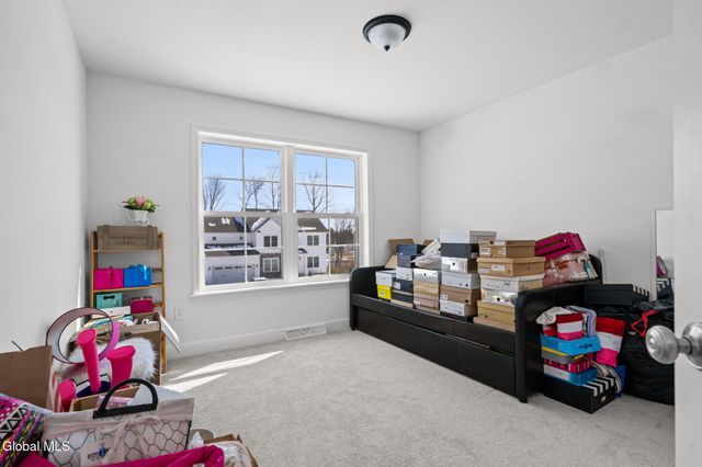 21 Bergen Place, Niskayuna, NY 12309