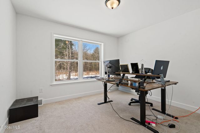 21 Bergen Place, Niskayuna, NY 12309