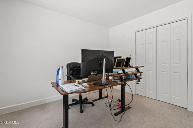 21 Bergen Place, Niskayuna, NY 12309