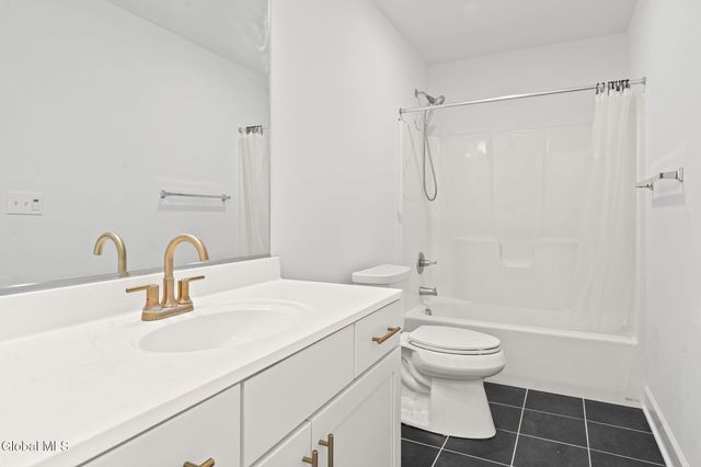 21 Bergen Place, Niskayuna, NY 12309