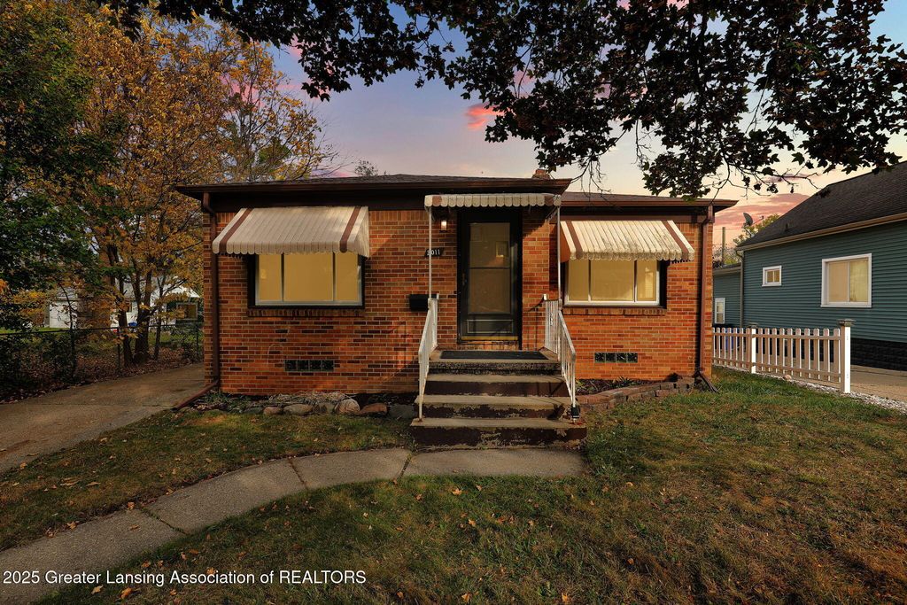 2011 Clifton Avenue, Lansing, MI 48910