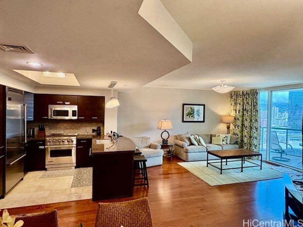 1837 Kalakaua Avenue 1808, Honolulu, HI 96815