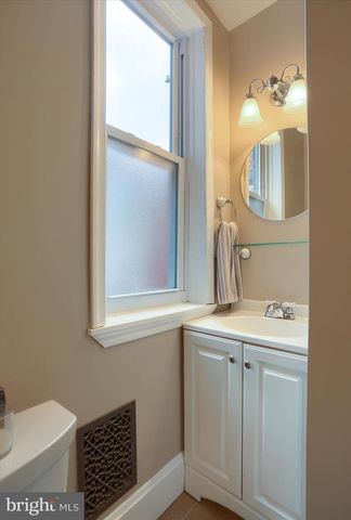 233 HAMILTON ST, Harrisburg, PA 17102