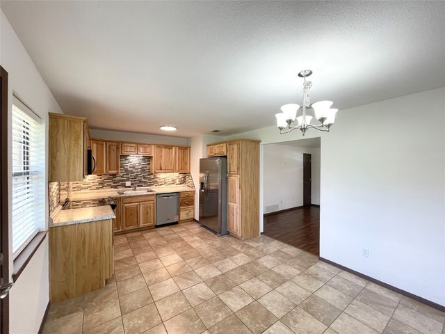 308 W 5th Street, Weatherford, TX 76086