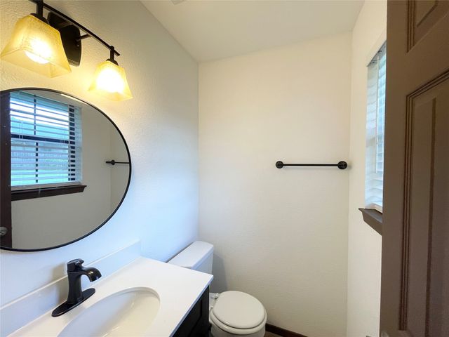 308 W 5th Street, Weatherford, TX 76086