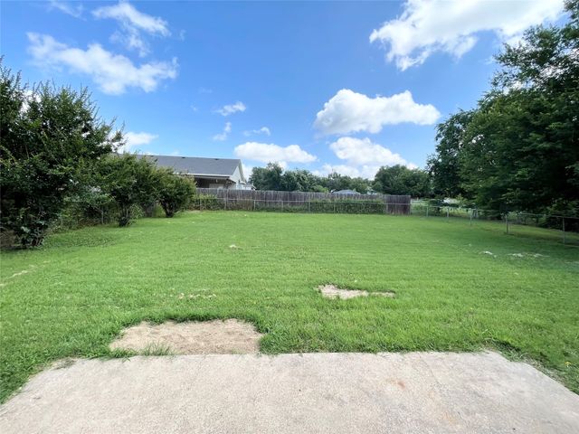 308 W 5th Street, Weatherford, TX 76086
