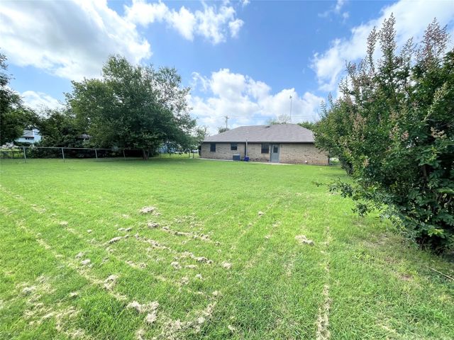 308 W 5th Street, Weatherford, TX 76086