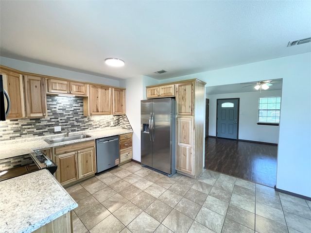 308 W 5th Street, Weatherford, TX 76086