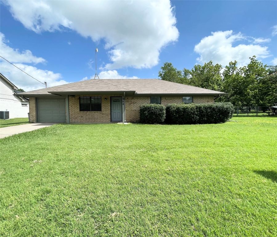 308 W 5th Street, Weatherford, TX 76086